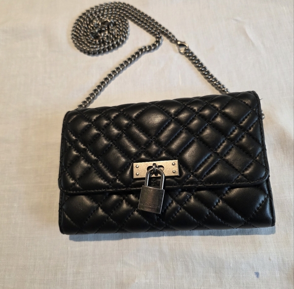 Kurt Geiger Brixton Black Quilted
Leather Chain Lock Crossbody - Picture 5 of 16